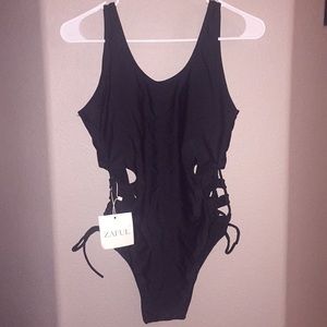 Black one piece side cuts